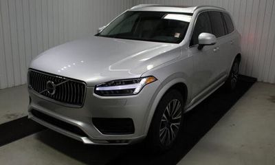 2021 Volvo XC90 Momentum