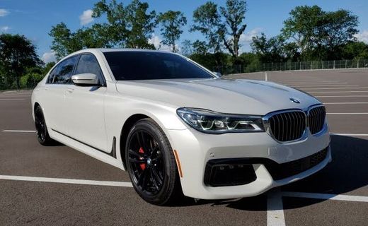 2017 BMW 750I B7