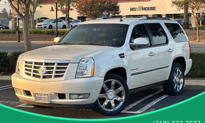 2011 Cadillac Escalade Premium