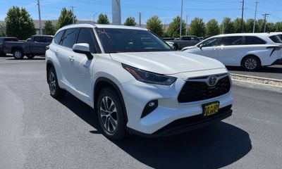 2021 Toyota Highlander XLE NAV