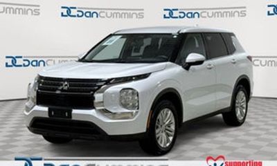 2024 Mitsubishi Outlander ES
