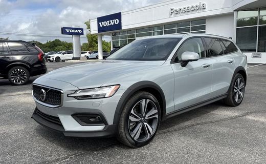 2026 Volvo V60CC Plus
