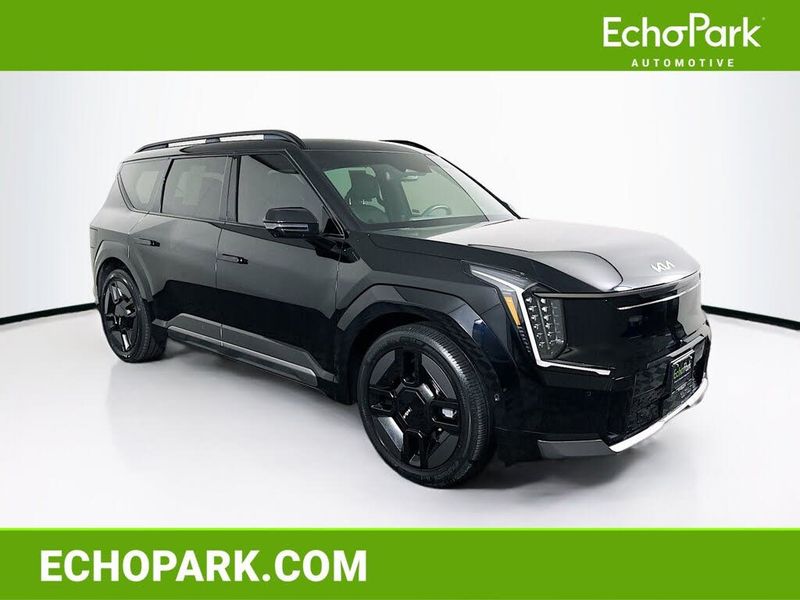 2024 Kia EV9 — a typically priced live listing