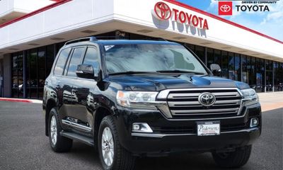 2019 Toyota Land Cruiser VX R
