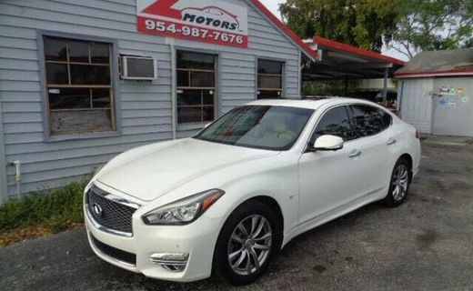 2015 Infiniti Q70 3 7