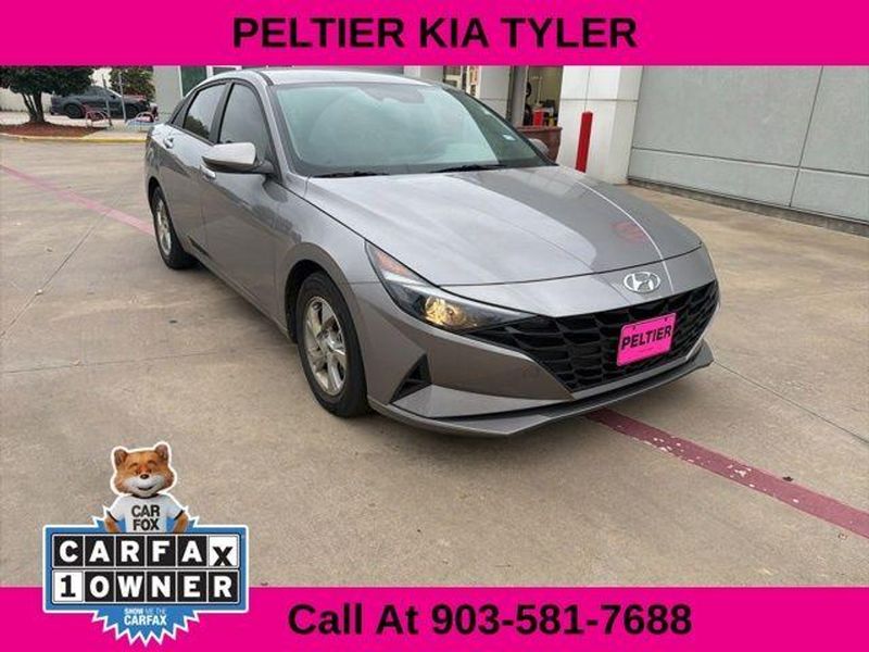 2022 Hyundai Elantra — a typically priced live listing