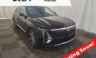 2024 Cadillac Lyriq LUX 2