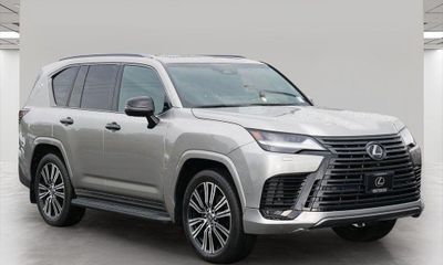 2025 Lexus LX 700H Luxury