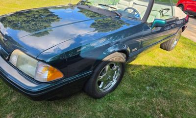 1990 Ford Mustang LX