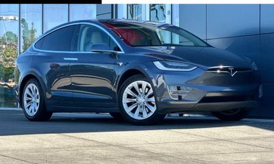 2018 Tesla Model X 75D