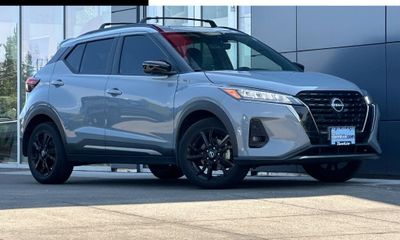 2022 Nissan Kicks SR