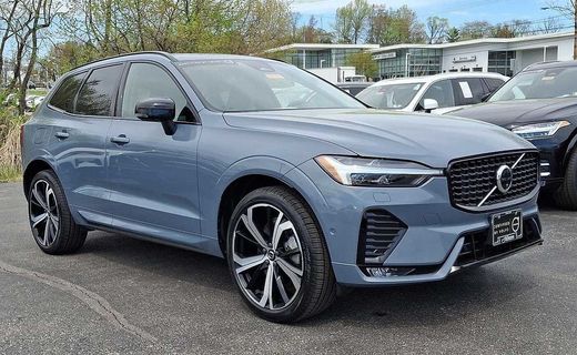 2023 Volvo XC60 Ultimate Dark