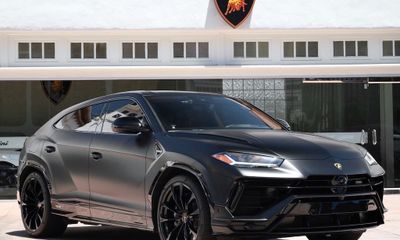 2023 Lamborghini Urus S
