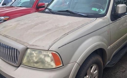 2004 Lincoln Navigator