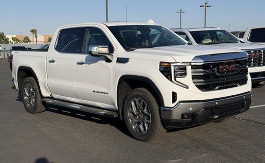 2026 GMC Sierra SLT