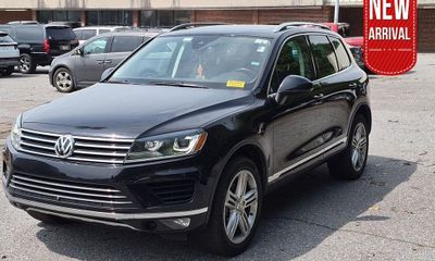 2016 Volkswagen Touareg Sport FSI Only