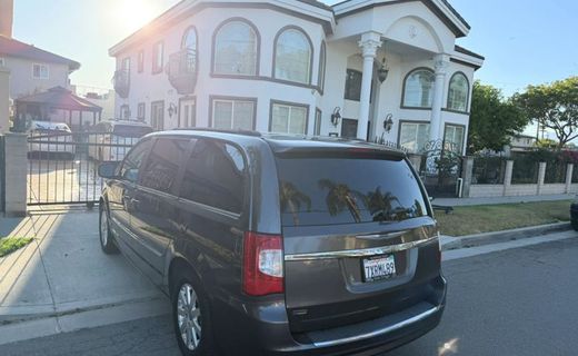 2016 Chrysler Town AND Country Touring