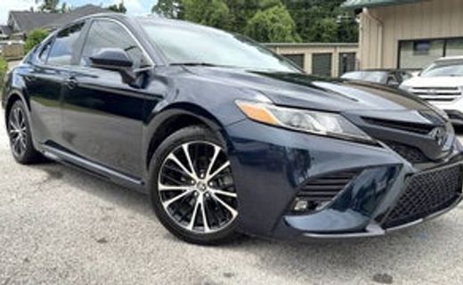 2020 Toyota Camry SE
