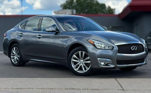 2018 Infiniti Q70 37 Luxe