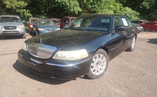 2008 Lincoln Town CAR Signature Limited