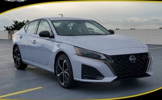 2023 Nissan Altima SR