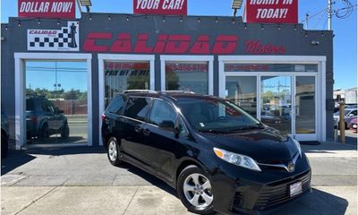 2019 Toyota Sienna LE