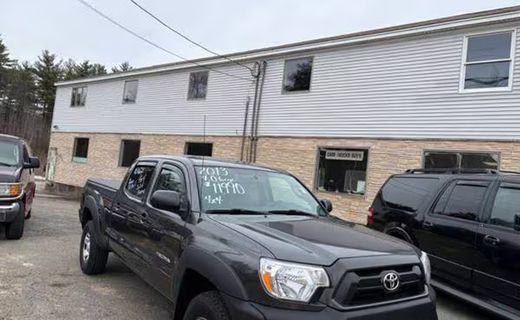 2013 Toyota Tacoma Delux