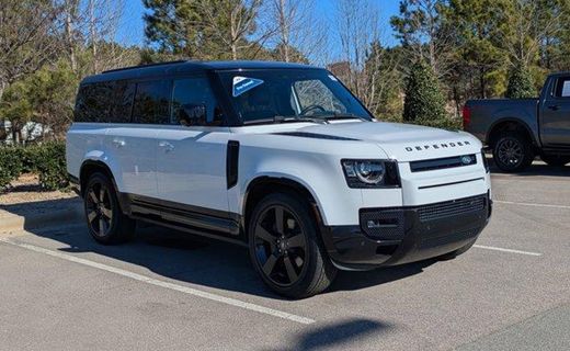 2023 Land Rover Defender 130 SE