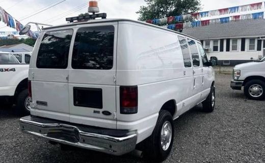 2013 Ford E-350 Super Duty
