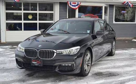 2019 BMW 740I
