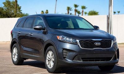 2019 Kia Sorento L LX S
