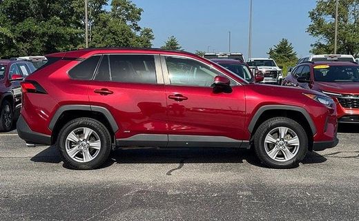 2022 Toyota RAV4 LE