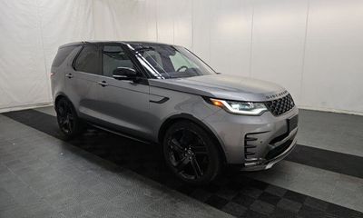 2023 Land Rover Discovery S
