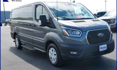 2023 Ford Transit Base