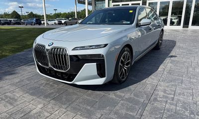 2023 BMW 760i xDrive