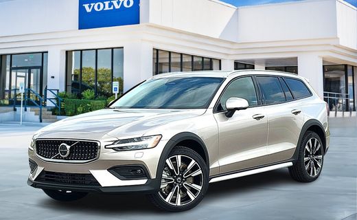 2026 Volvo V60CC Ultra