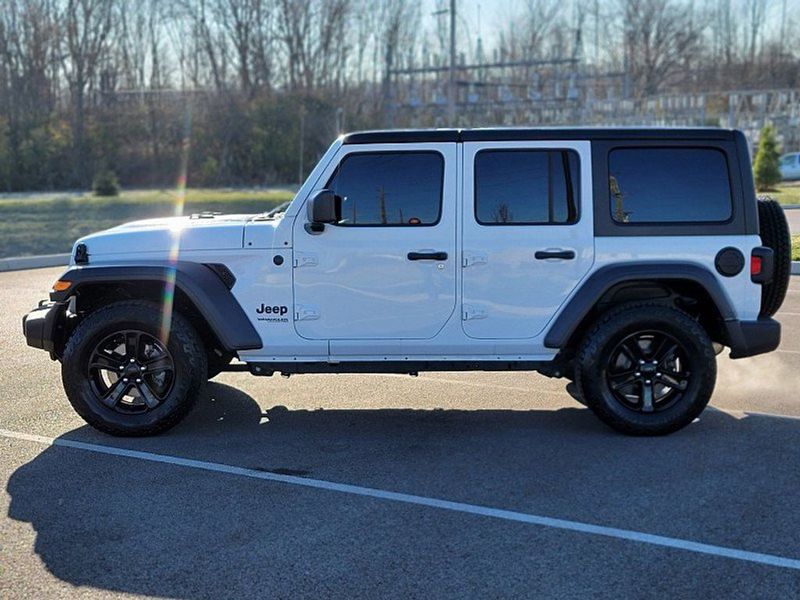 2022 Jeep Wrangler — a typically priced live listing