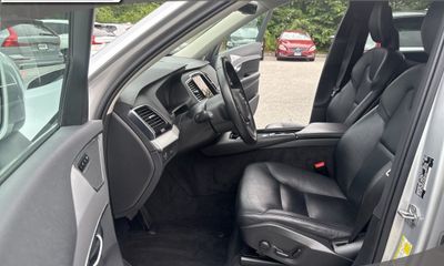 2021 Volvo XC90 Momentum