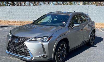 2022 Lexus UX 200 Premium