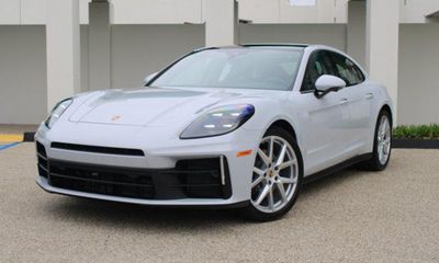 2026 Porsche Panamera 4