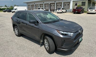 2023 Toyota RAV4 LE