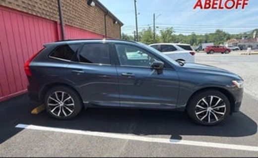 2023 Volvo XC60 Plus Dark