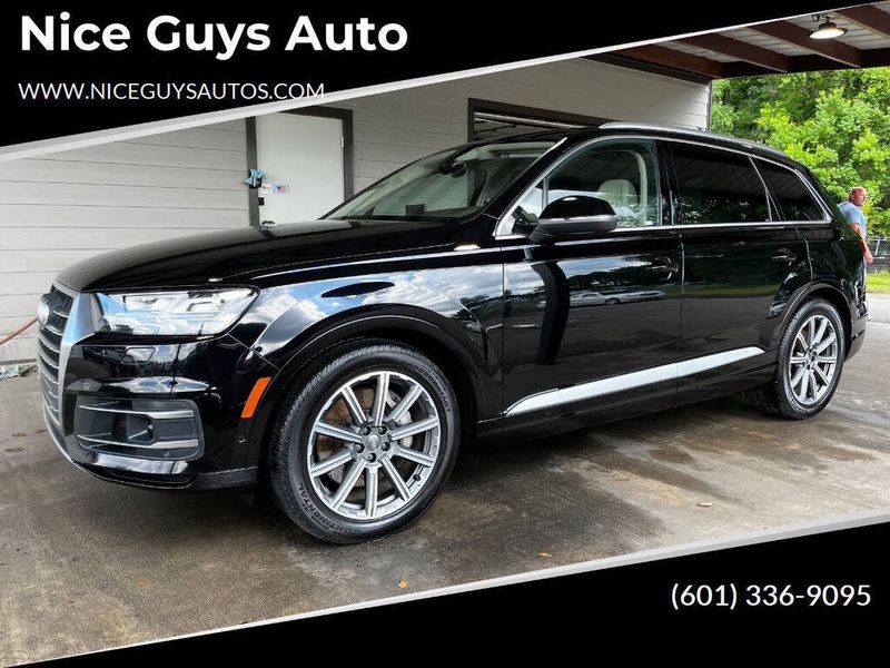 2019 Audi Q7 — a typically priced live listing