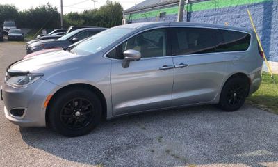 2020 Chrysler Pacifica Touring