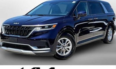 2024 Kia Carnival LX Seat Package