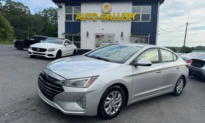 2019 Hyundai Elantra SE
