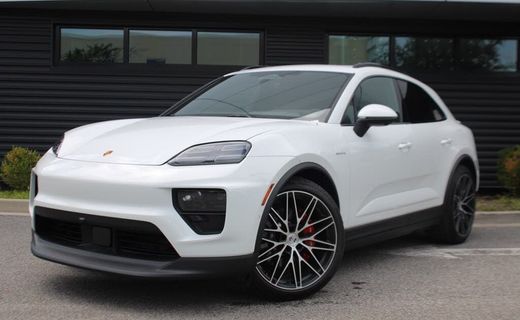 2025 Porsche Macan 4S Electric