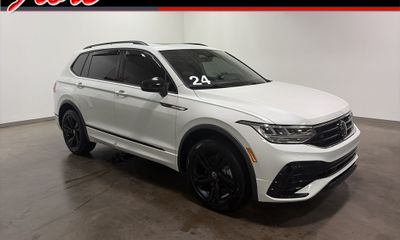 2024 Volkswagen Tiguan 4MOTION SE Black