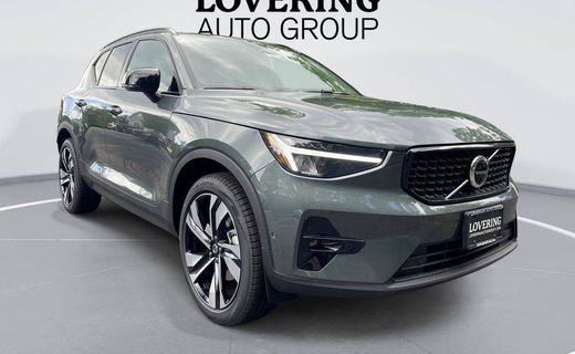 2026 Volvo XC40 Plus Dark