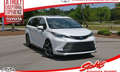 2025 Toyota Sienna Platinum